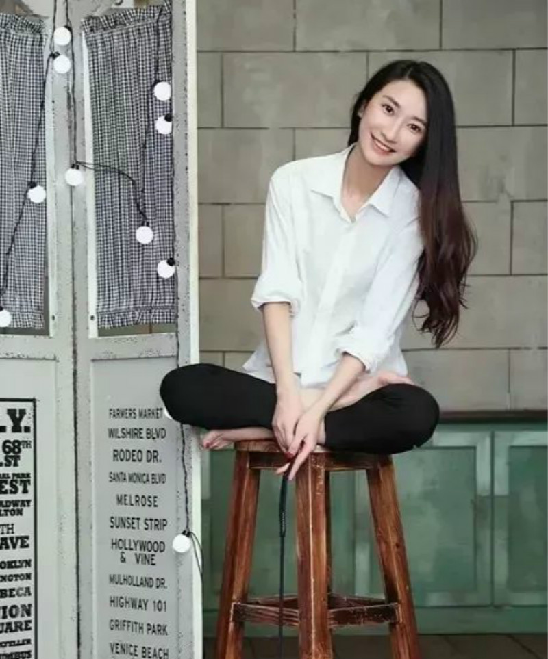 黎霞_meitu_3.jpg 黎霞_meitu_3.jpg